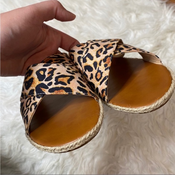 Lulu’s Koren Leopard Espadrille Slide On Sandals Size 8 - Picture 7 of 13
